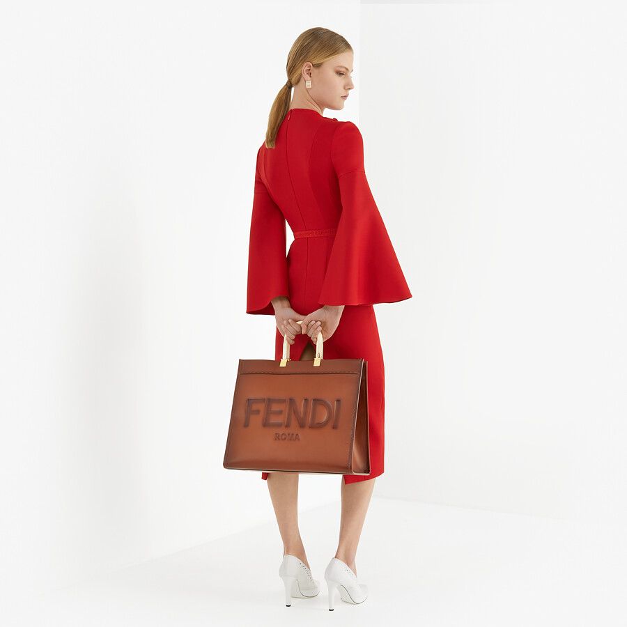 Fendi_내추럴 컬러 가죽 쇼퍼 thumbnail