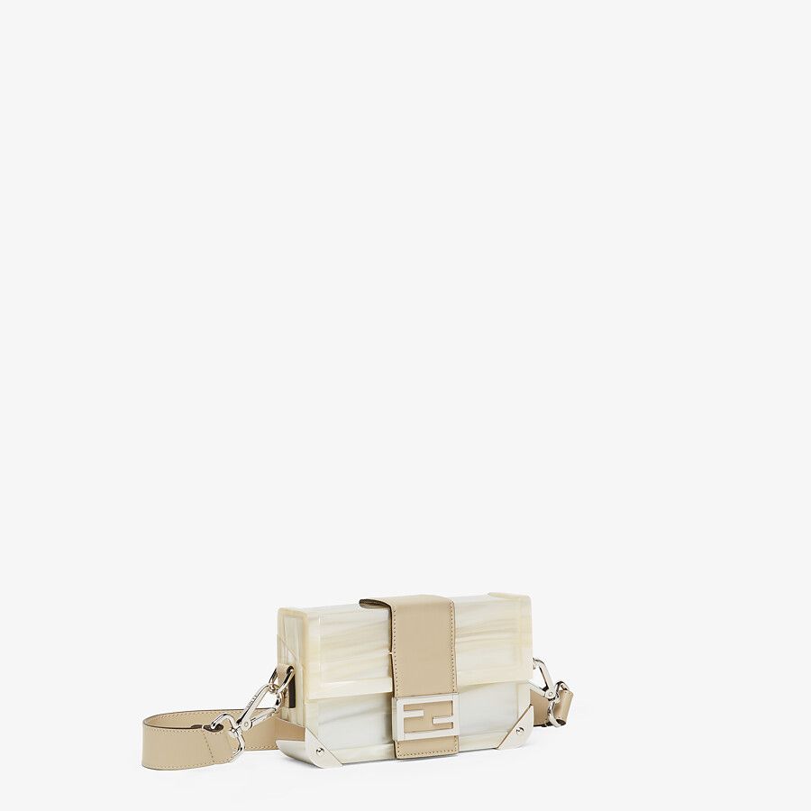 Fendi_마더 오브 펄 플렉시글라스 백