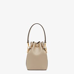 Fendi_베이지 컬러의 가죽 미니백
