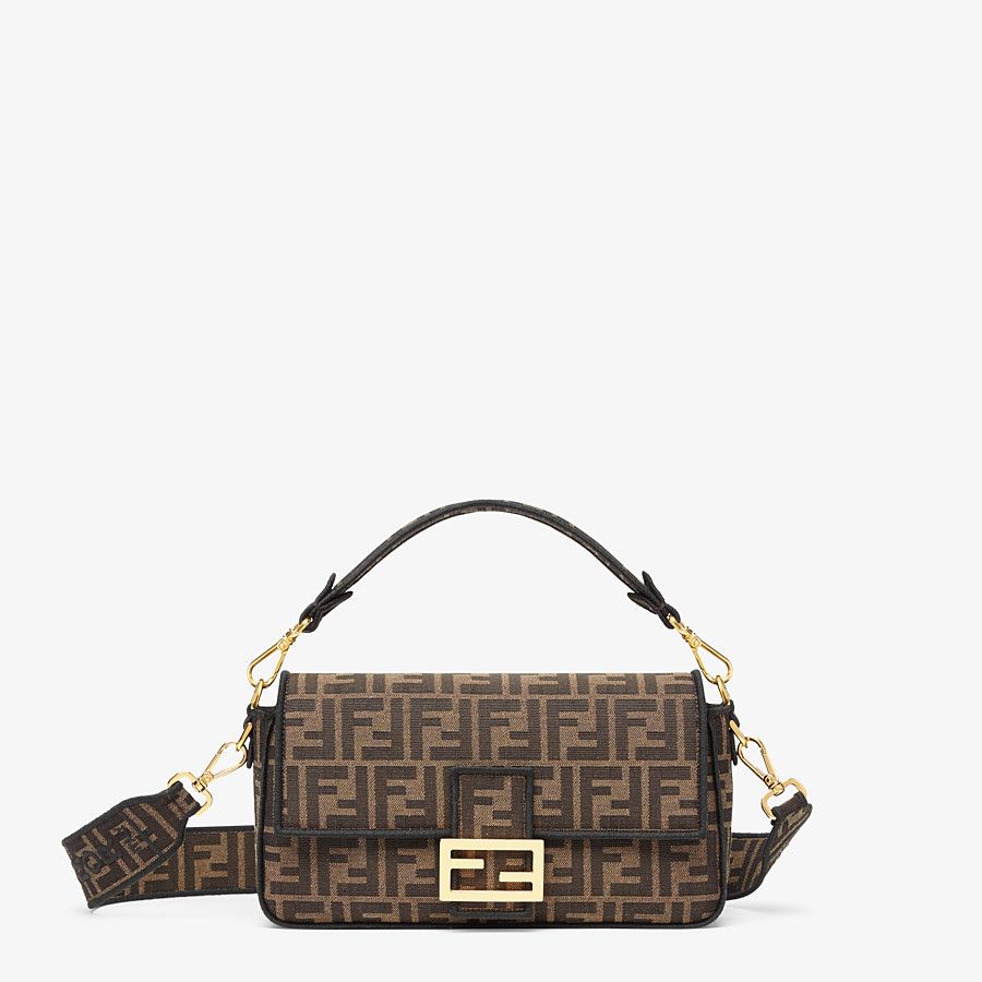 Fendi_브라운 컬러의 패브릭 백