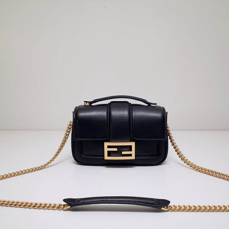 Fendi_블랙 나파 가죽 미니백 thumbnail
