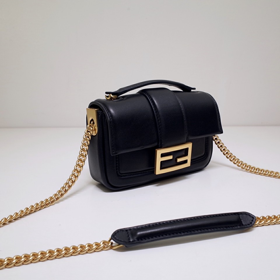 Fendi_블랙 나파 가죽 미니백 thumbnail