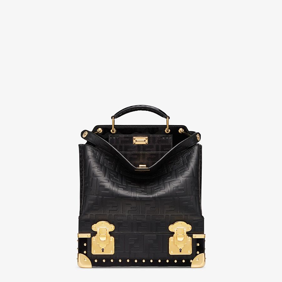 Fendi_블랙 컬러의 가죽 백
