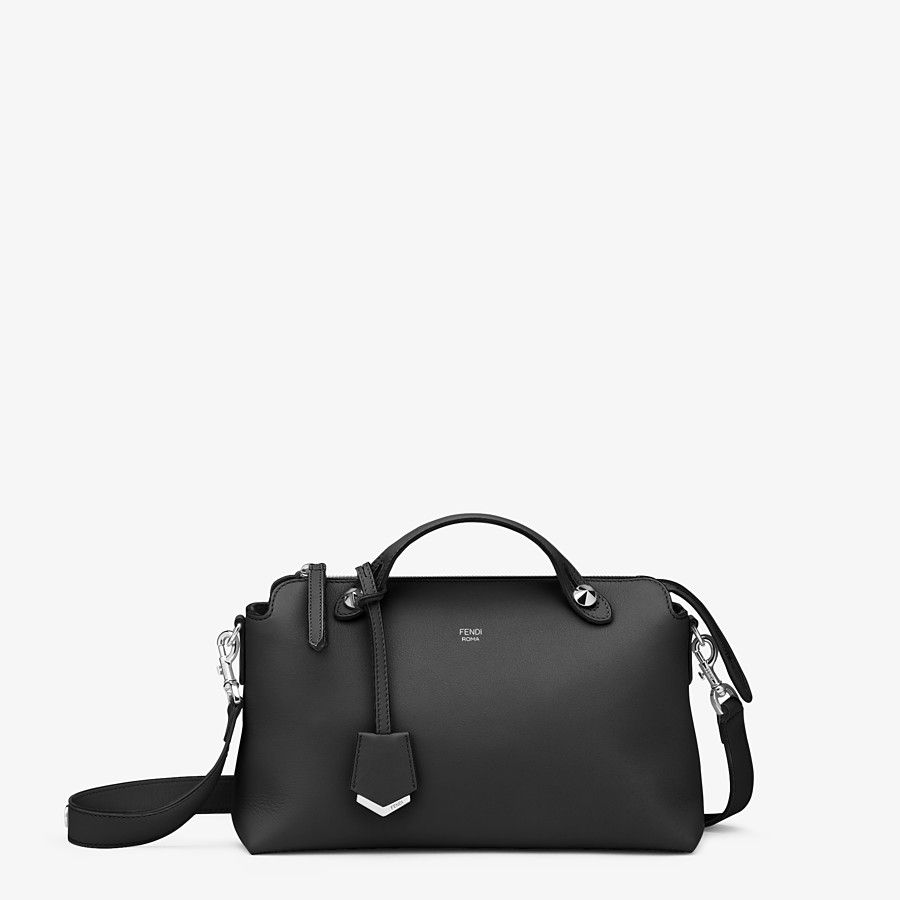 Fendi_블랙 컬러의 가죽 보스턴 백