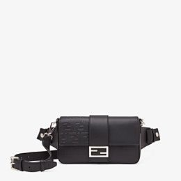 Fendi_블랙 컬러의 송아지 가죽 가방
