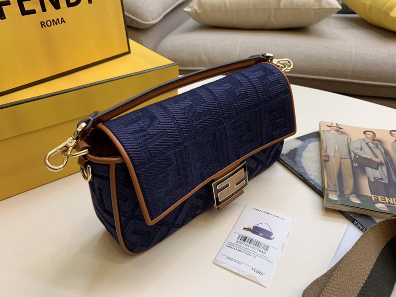 Fendi_블루 데님 백 thumbnail