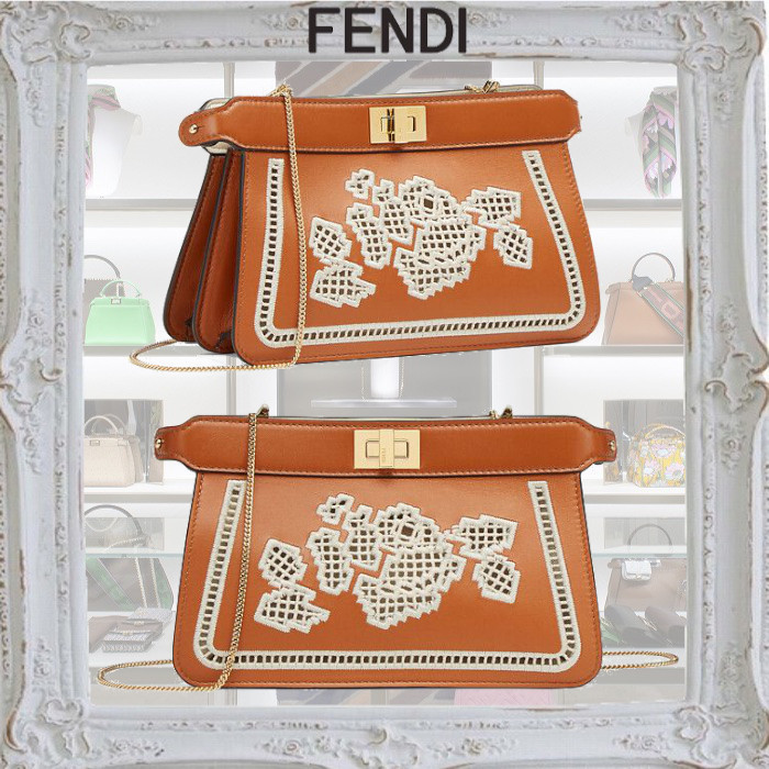 Fendi_자수 브라운 가죽 백 thumbnail