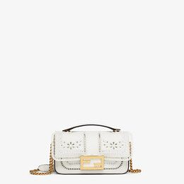 Fendi_자수 화이트 가죽 백