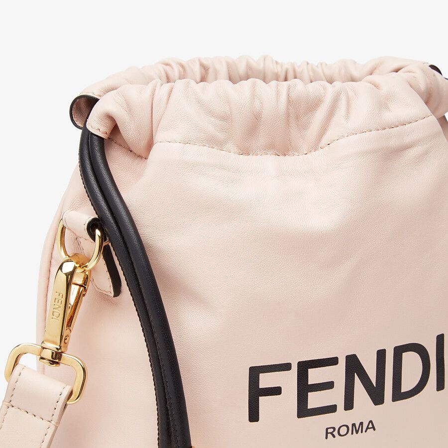 Fendi_핑크 가죽 파우치 thumbnail