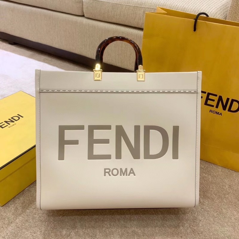 Fendi_화이트 가죽 쇼퍼 thumbnail