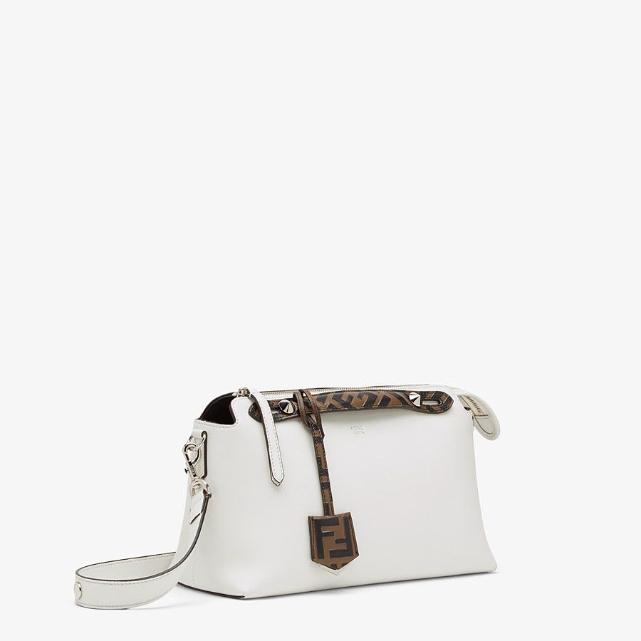 Fendi_화이트 컬러의 가죽 보스턴 가방
