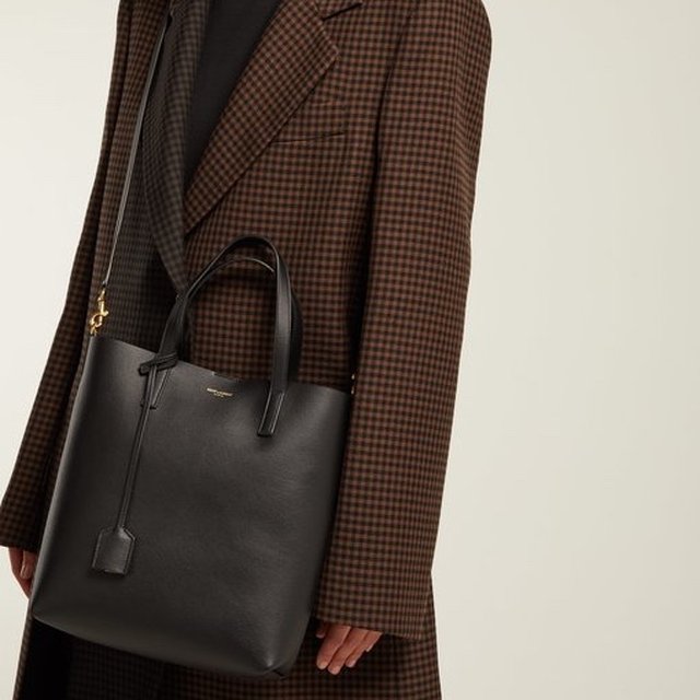 SaintLaurent_toy shopping bag in leather thumbnail