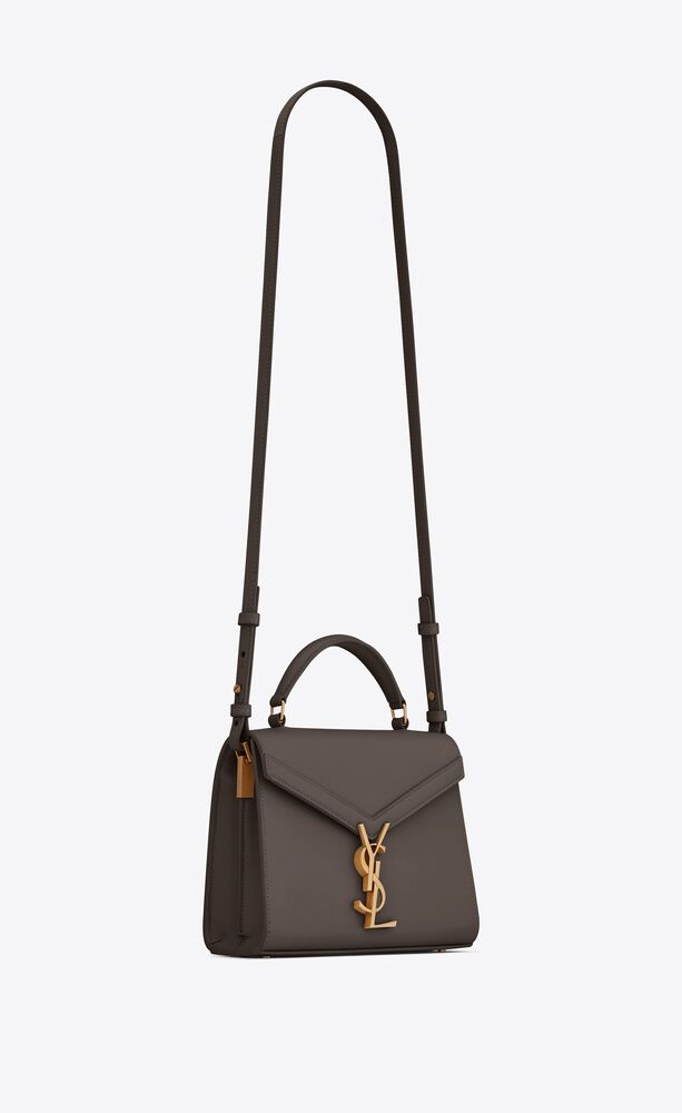 SaintLaurent_그랑 드 뿌드르 엠보스드 가죽 소재의 cassandra 미디엄 탑 핸들 백