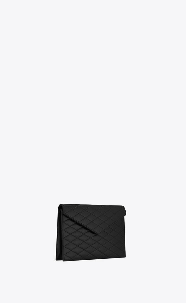 SaintLaurent_까레 퀼트 처리된 램스킨 소재의 샤데이 라지 앙브로프 파우치