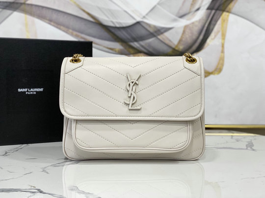 SaintLaurent_램스킨 소재의 니키 미디엄백 thumbnail