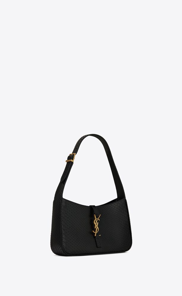 SaintLaurent_무광 파이톤 가죽 소재의 le 5 à 7 호보 백 thumbnail
