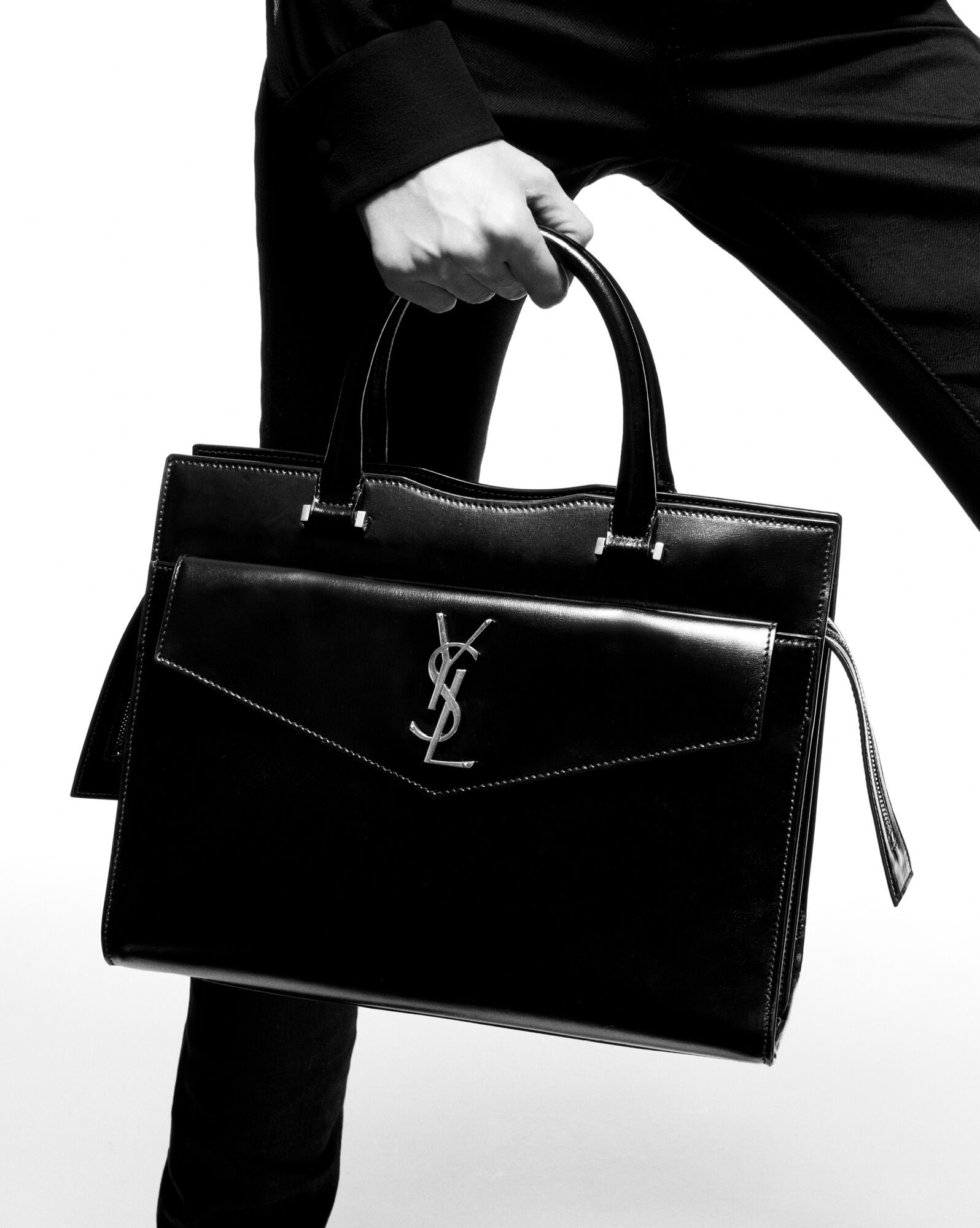 SaintLaurent_박스 생로랑 가죽 소재의 uptown 미디엄 토트백 thumbnail