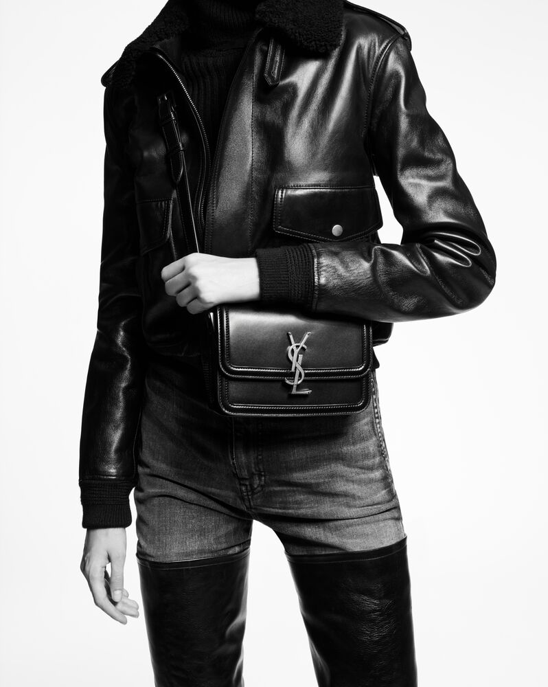 SaintLaurent_부드러운 가죽 소재의 솔페리노 스몰 사첼 백 thumbnail