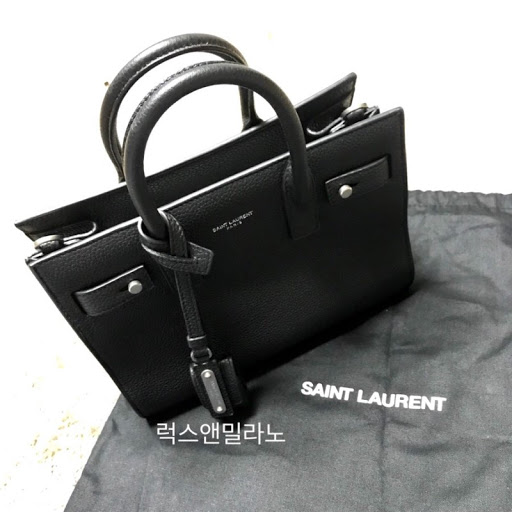 SaintLaurent_부드러운 가죽 소재의 클래식 삭 드 쥬르 나노 백 thumbnail
