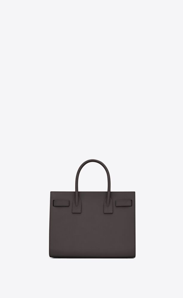 SaintLaurent_부드러운 가죽 소재의 클래식 삭 드 쥬르 베이비 백