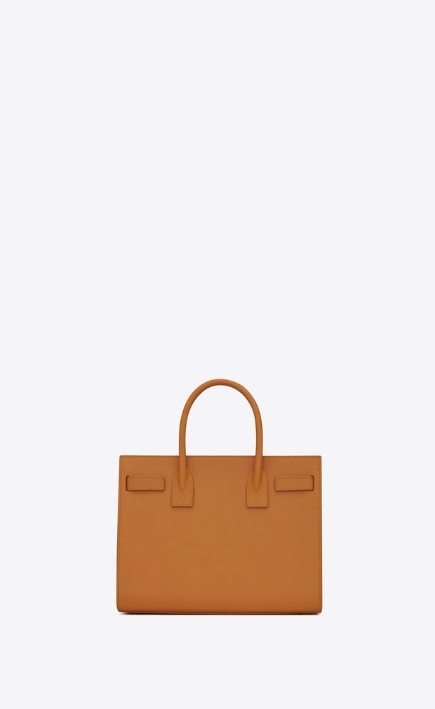 SaintLaurent_부드러운 가죽 소재의 클래식 삭 드 쥬르 베이비 백
