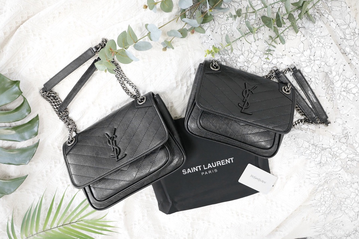 SaintLaurent_블랙 가죽 소재의 크링클드 퀼티드 라지 니키 체인 백 thumbnail