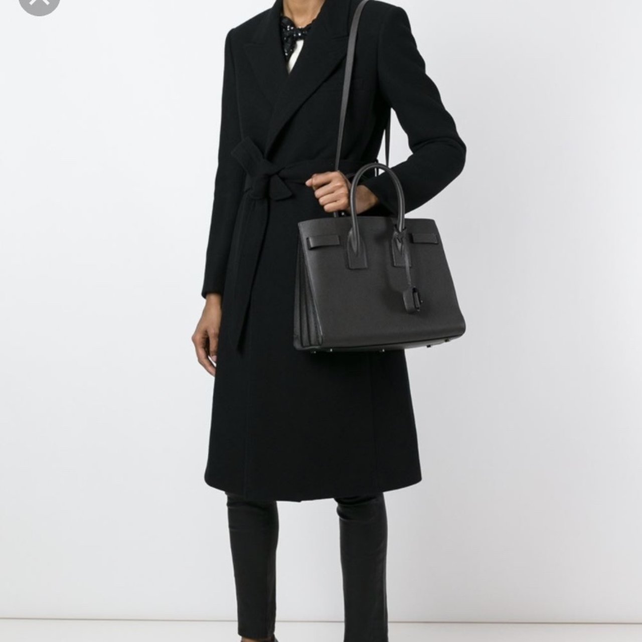 SaintLaurent_블랙 가죽 소재의 클래식 스몰 삭 드 주르 백 thumbnail
