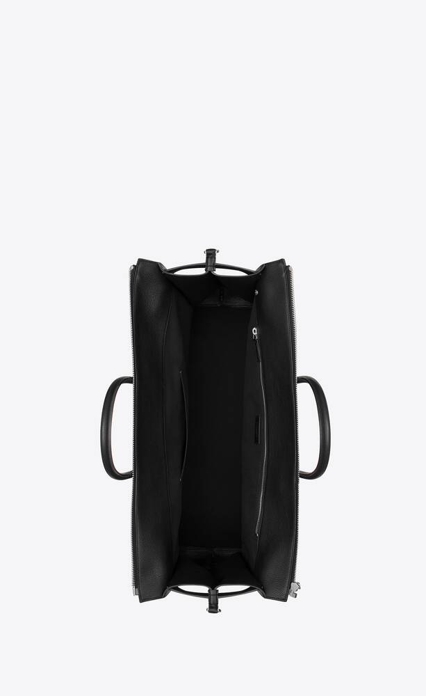 SaintLaurent_블랙 그레인드 가죽 소재의 삭 드 주르 소프트 72h 더플 백