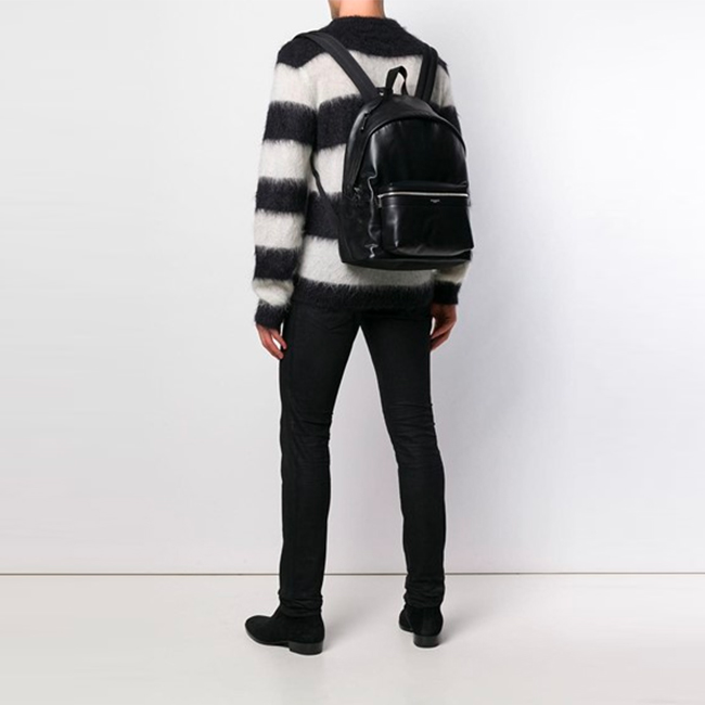 SaintLaurent_블랙 워시드 가죽 소재의 델라베 백팩