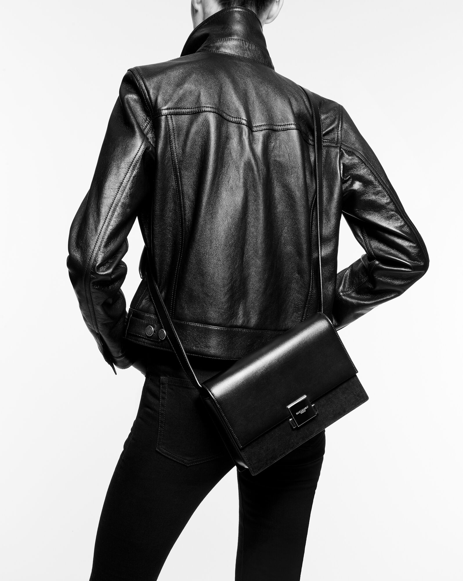SaintLaurent_스무스 가죽과 스웨이드 소재의 벨샤스 생로랑 미디엄백
