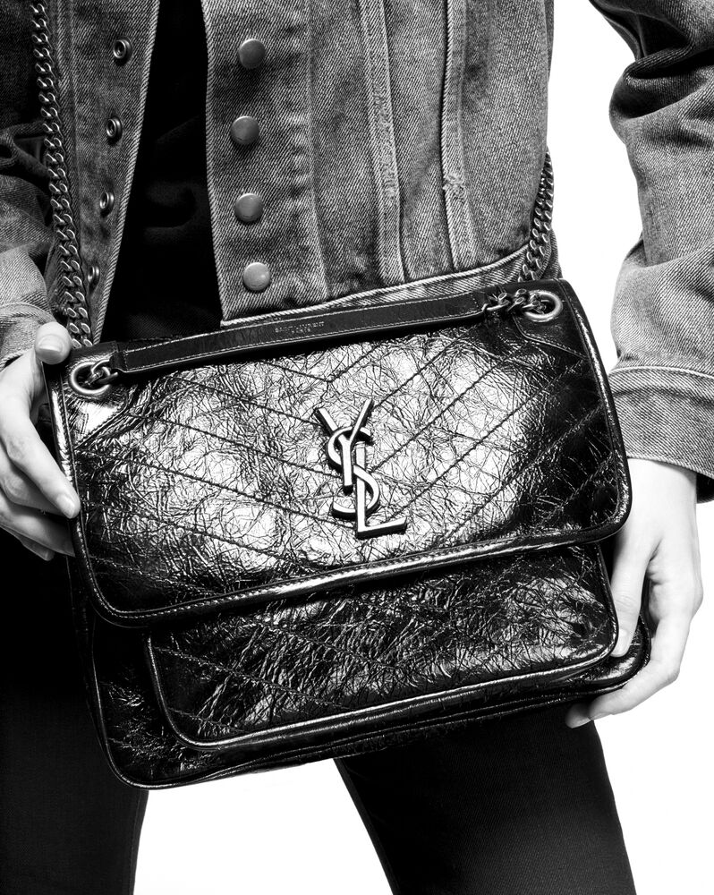 SaintLaurent_크로커다일 엠보스드 가죽 소재의 니키 미디엄백