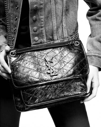 SaintLaurent_크로커다일 엠보스드 가죽 소재의 니키 베이비백