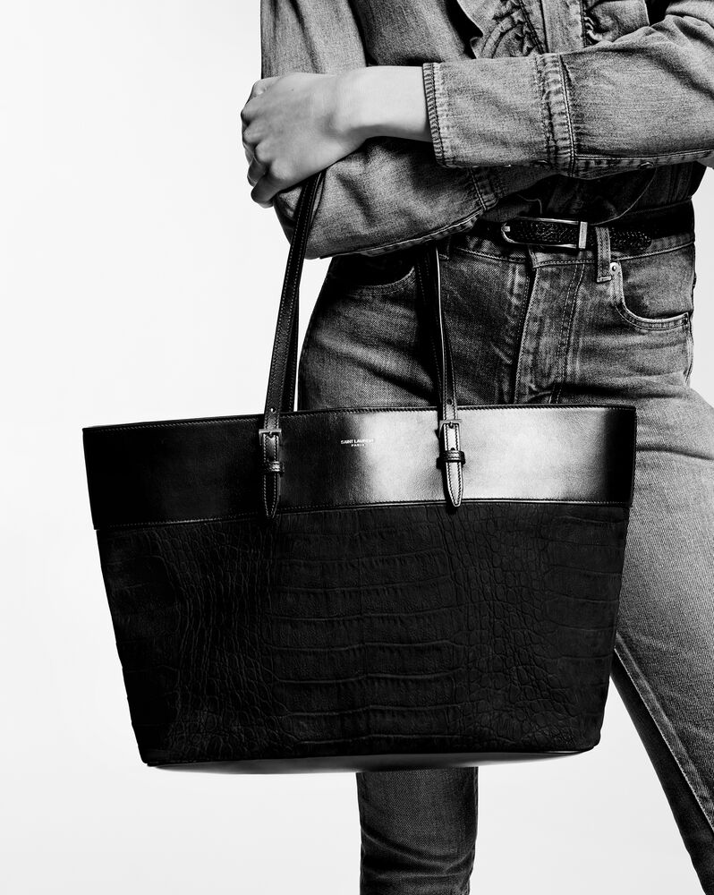 SaintLaurent_크로커다일 엠보스드 누벅 가죽과 스무스 가죽 소재의 부클레 e w 미디엄 쇼퍼백 thumbnail