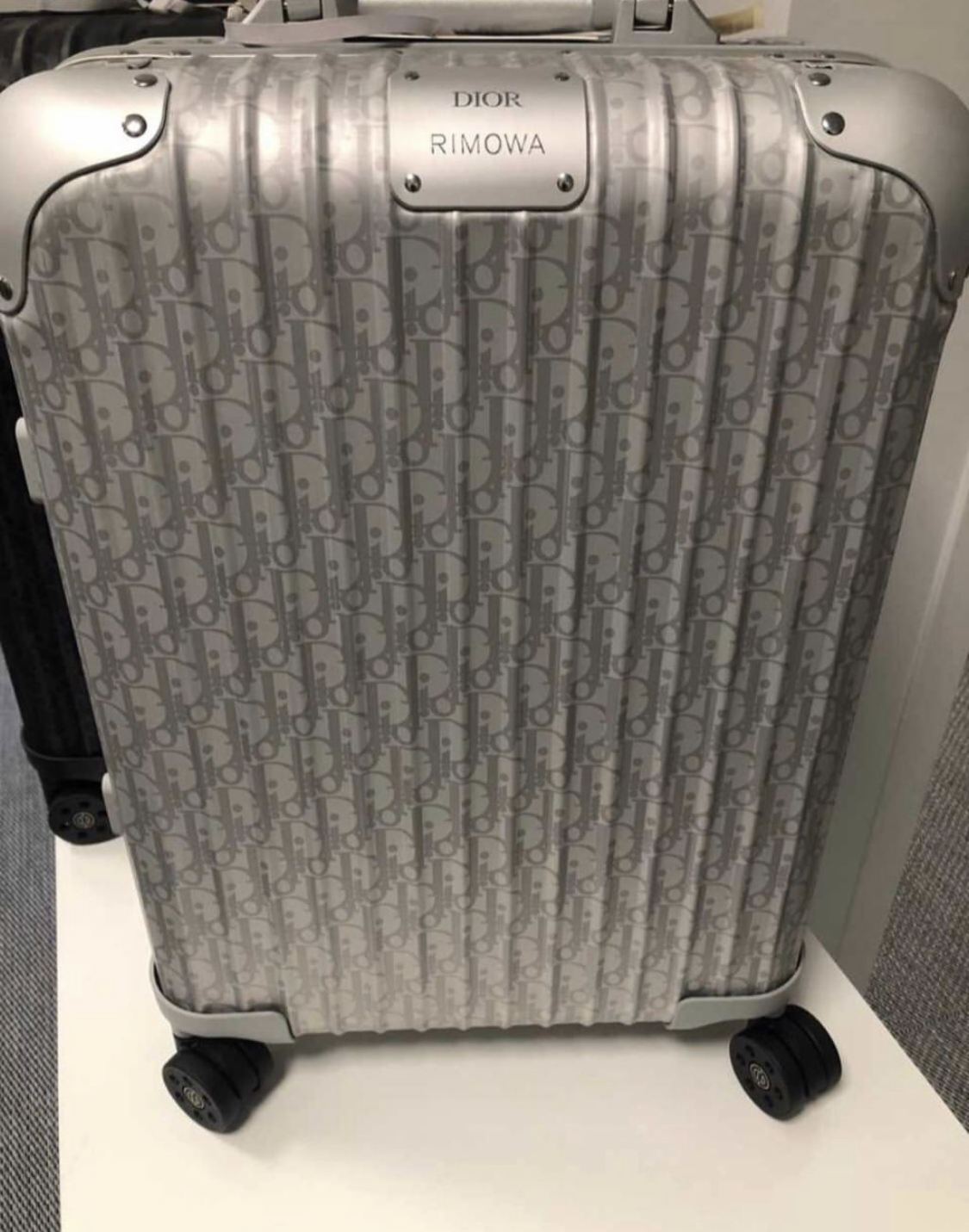 디올_DIOR & RIMOWA 트렁크 수트케이스 thumbnail