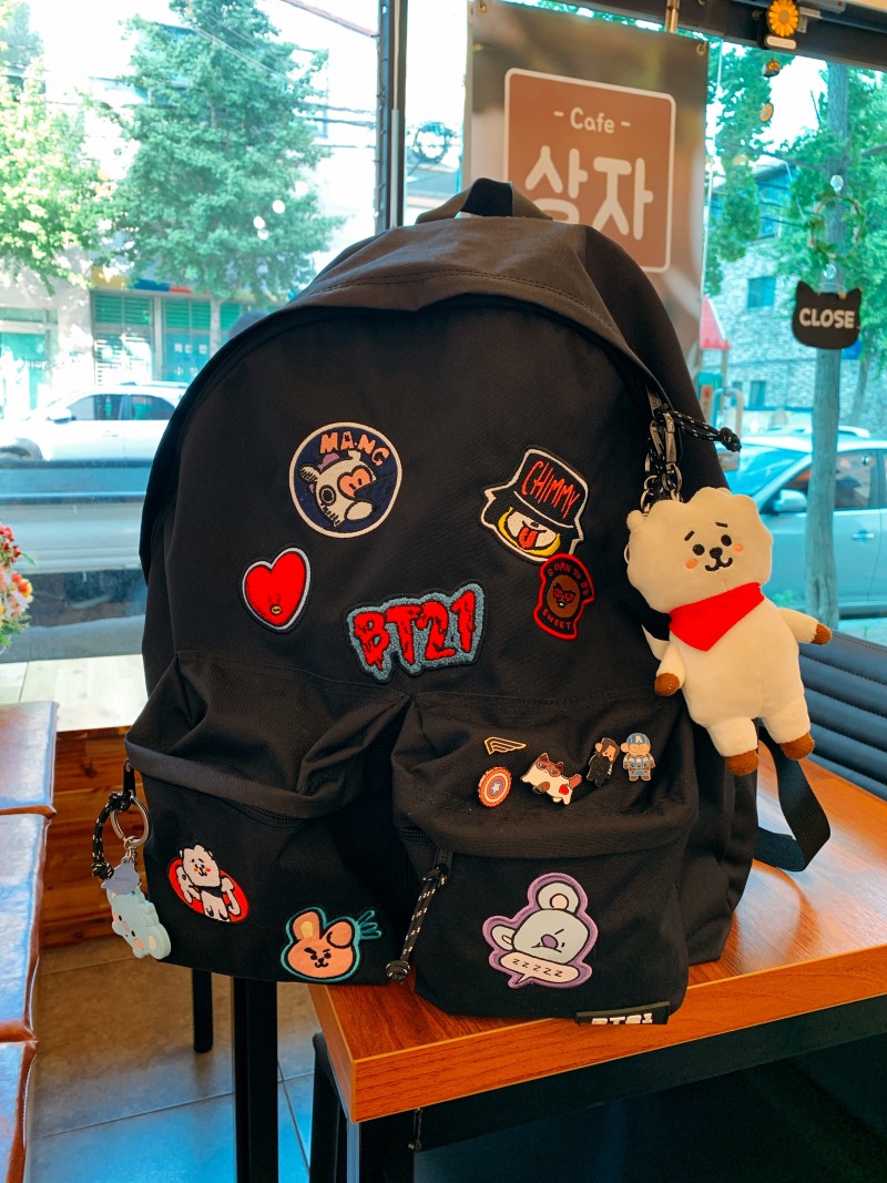 라인프렌즈_BT21 HEART 와펜 투포켓 블랙 백팩