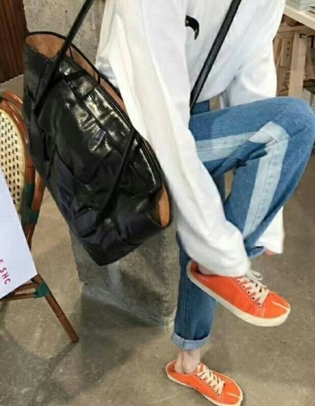 보테가 베네타_라지 아르코 슬라우치 thumbnail