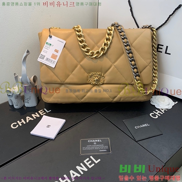 샤넬_CHANEL 19 맥시 플랩 백 thumbnail