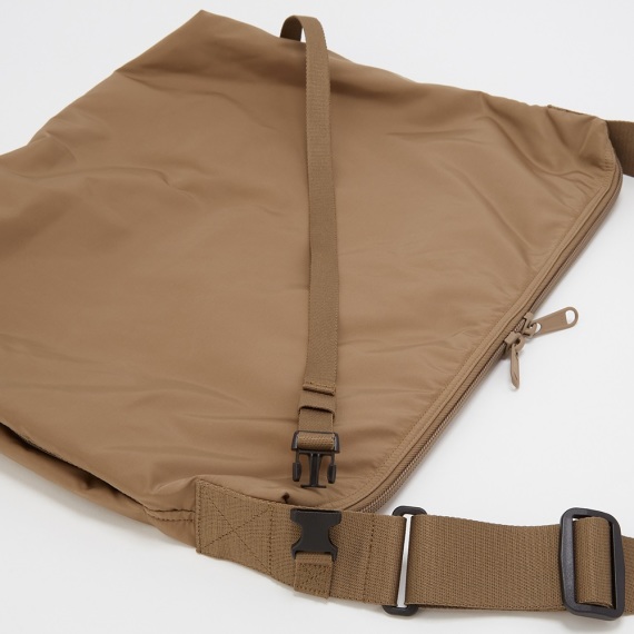 유니클로_U패디드숄더백 Color 37 BROWN