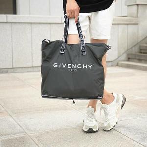 지방시_GIVENCHY 4G 나일론 팩어웨이 토트백 thumbnail