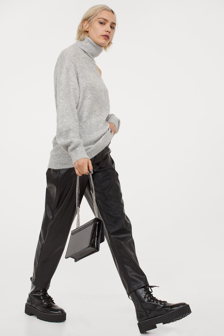 H&M_원숄더 터틀넥 스웨터