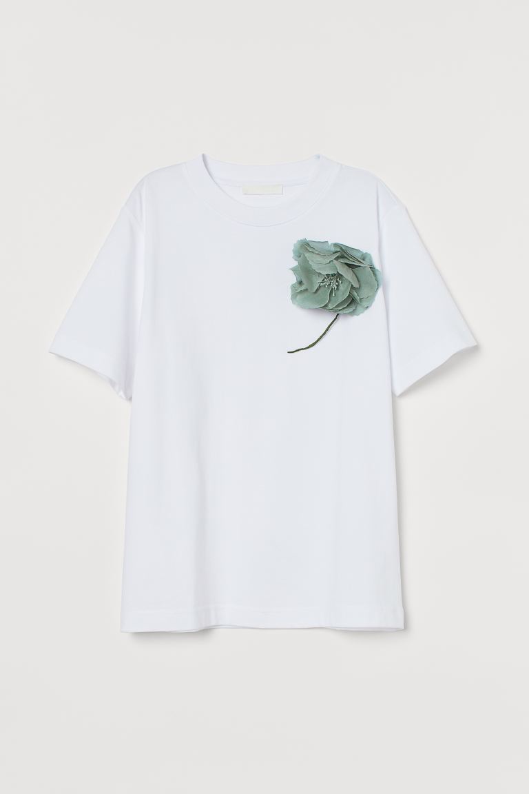 H&M_플라워 브로치 티셔츠