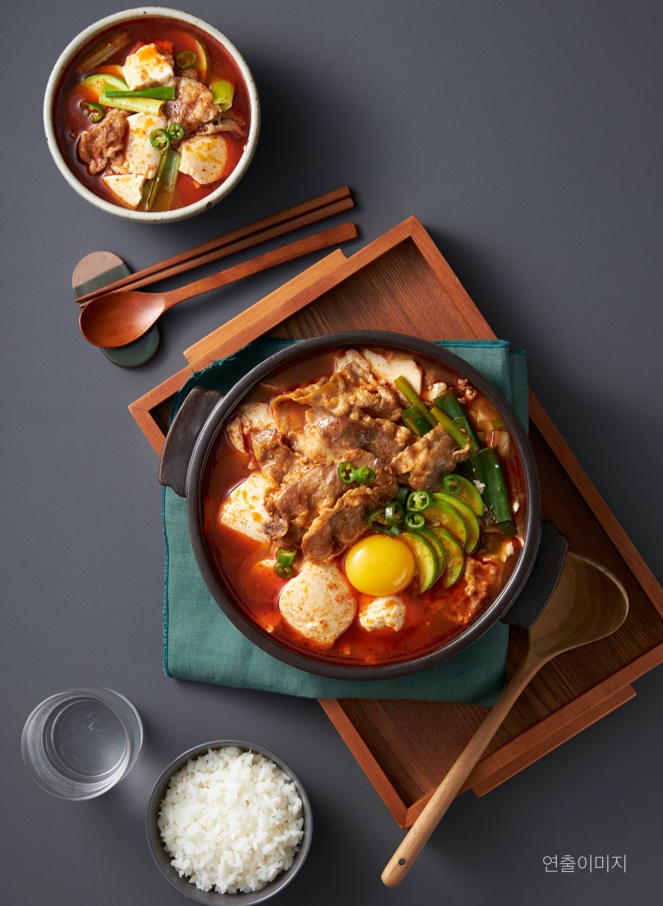 CJ_매콤한 국물과 우삼겹의 완벽조합 우삼겹순두부찌개