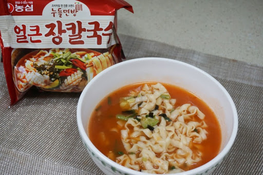 농심_얼큰장칼국수 thumbnail