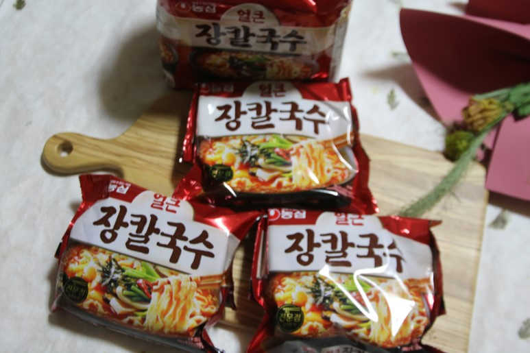농심_얼큰장칼국수 thumbnail