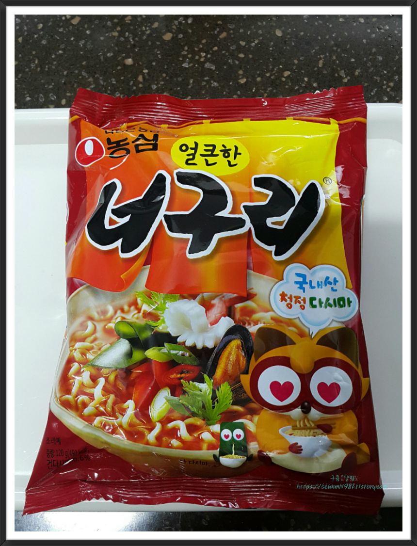 농심_얼큰한 너구리 thumbnail