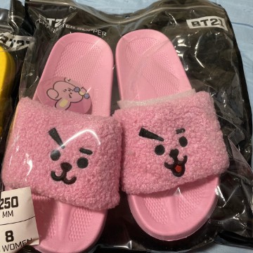 라인프렌즈_BT21 COOKY 부클 슬리퍼 thumbnail