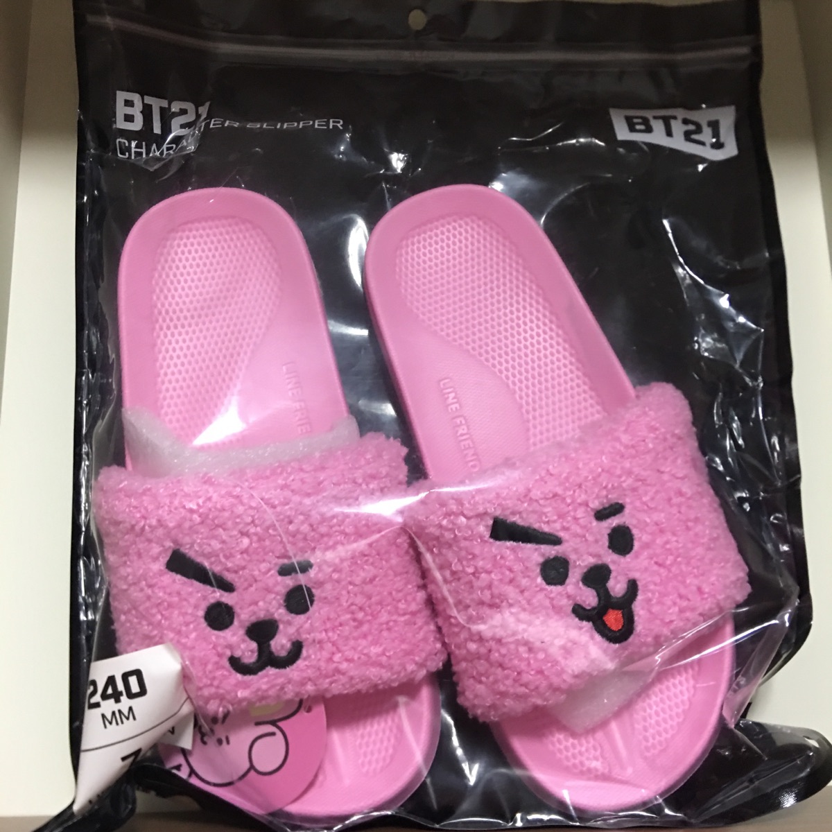 라인프렌즈_BT21 COOKY 부클 슬리퍼 thumbnail