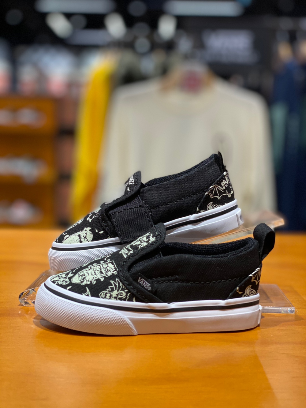 반스_키즈 글로우 스케이트 몬스터즈 클래식 Slip-On 슬립온 thumbnail