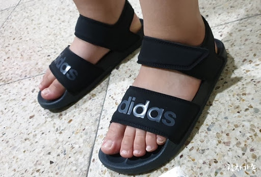 아디다스_아딜렛 샌들 thumbnail