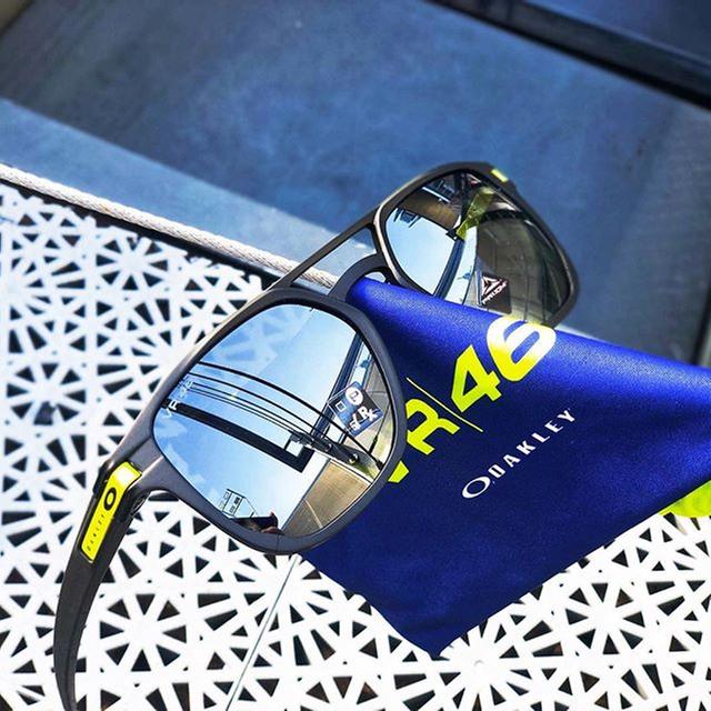 오클리_Latch Alpha Valentino Rossi Signature Series thumbnail
